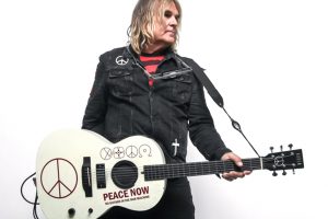 The Alarm (Mike Peters) - new colour portrait (c) Andy Labrow 2018